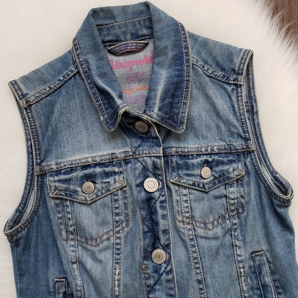 Aéropostale Medium Wash Distressed Denim Vest - Picture 3 of 8